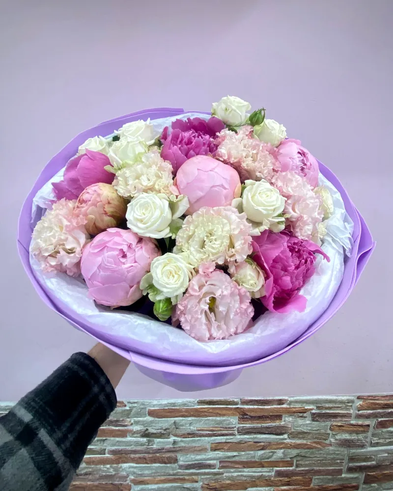 Букет, собранный флористами «Флора Мия»